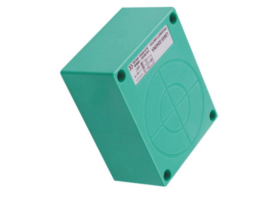 Plastil PNP Inductive Proximity Sensor For Bottle Lid / Robot Arm Location Detection