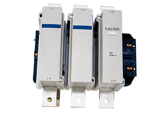 3 Pole / 4 Pole Magnetic AC Contactor For Long Distance Frequently Starting